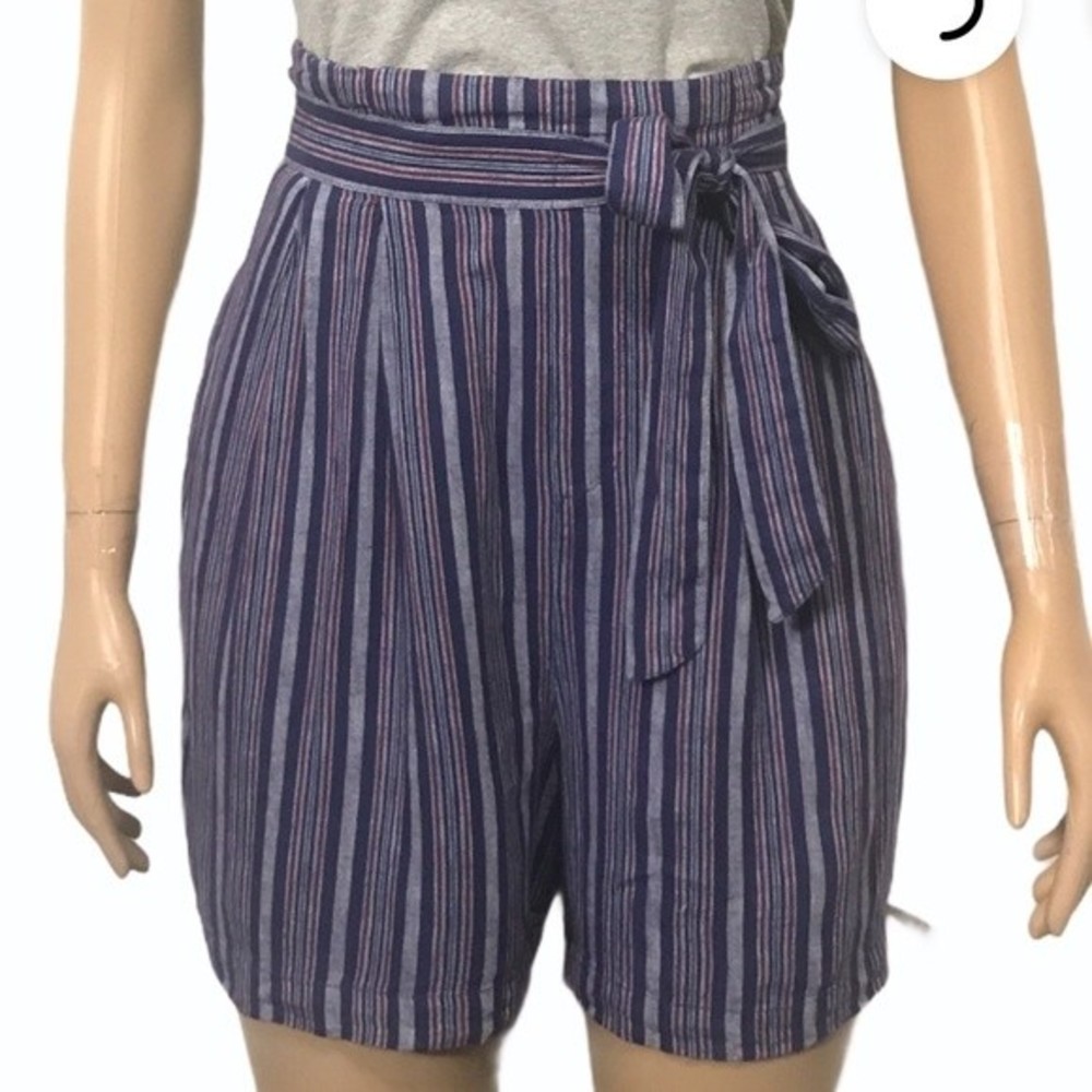 Falls Creek Linen Striped Shorts High wais Belted blue Gray and red size L